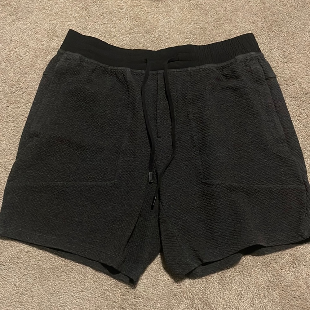 Mens Lululemon shorts- XL